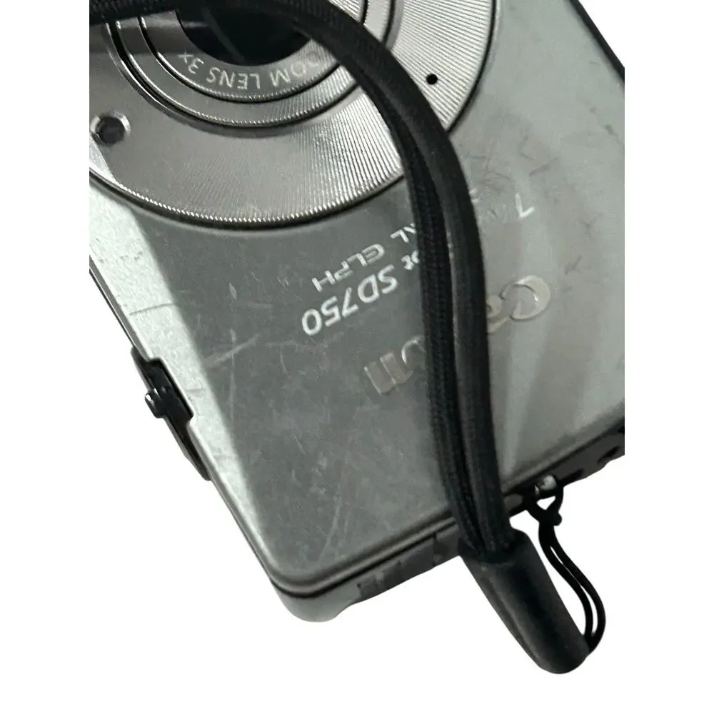 Sony Cyber-Shot DSC-W55 7.2 Mega Pixels 3x Zoom Digital Camera No Battery